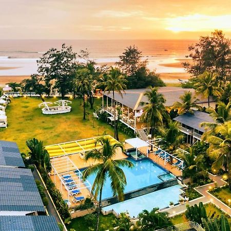 Foxoso La Beach Resort & Spa Олд-Гоа Екстер'єр фото
