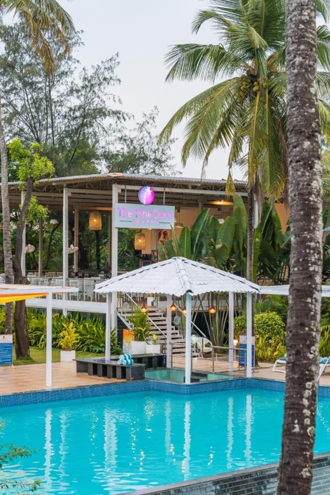 Foxoso La Beach Resort & Spa Олд-Гоа Екстер'єр фото