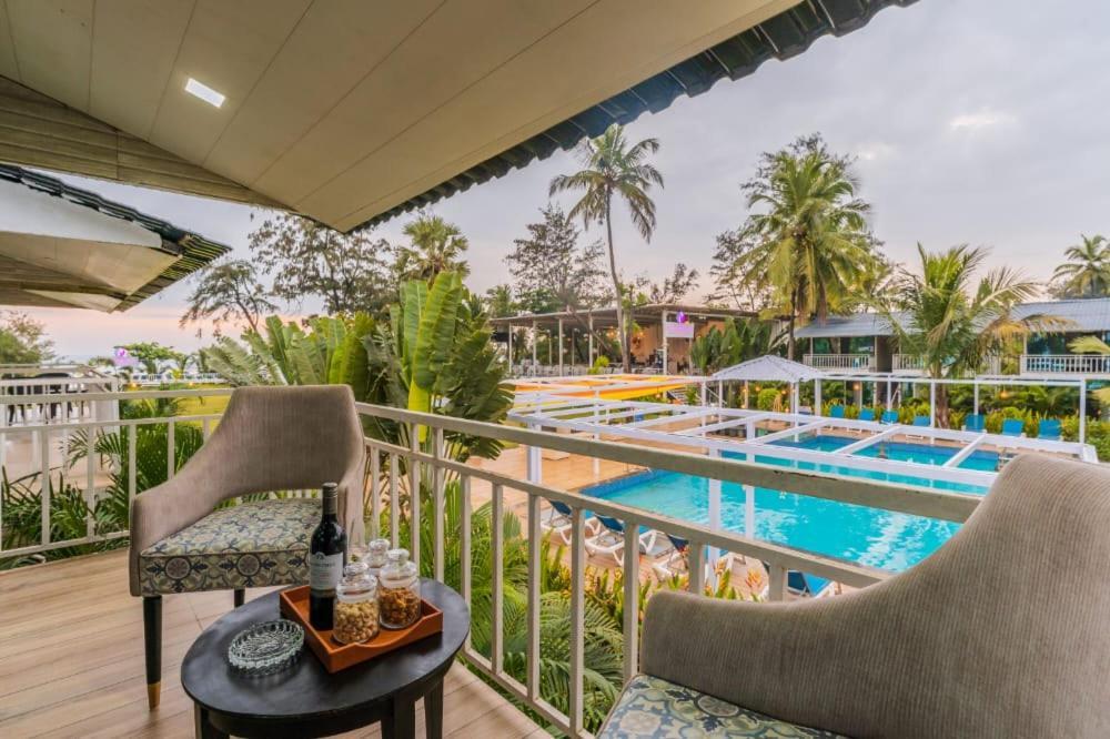 Foxoso La Beach Resort & Spa Олд-Гоа Екстер'єр фото